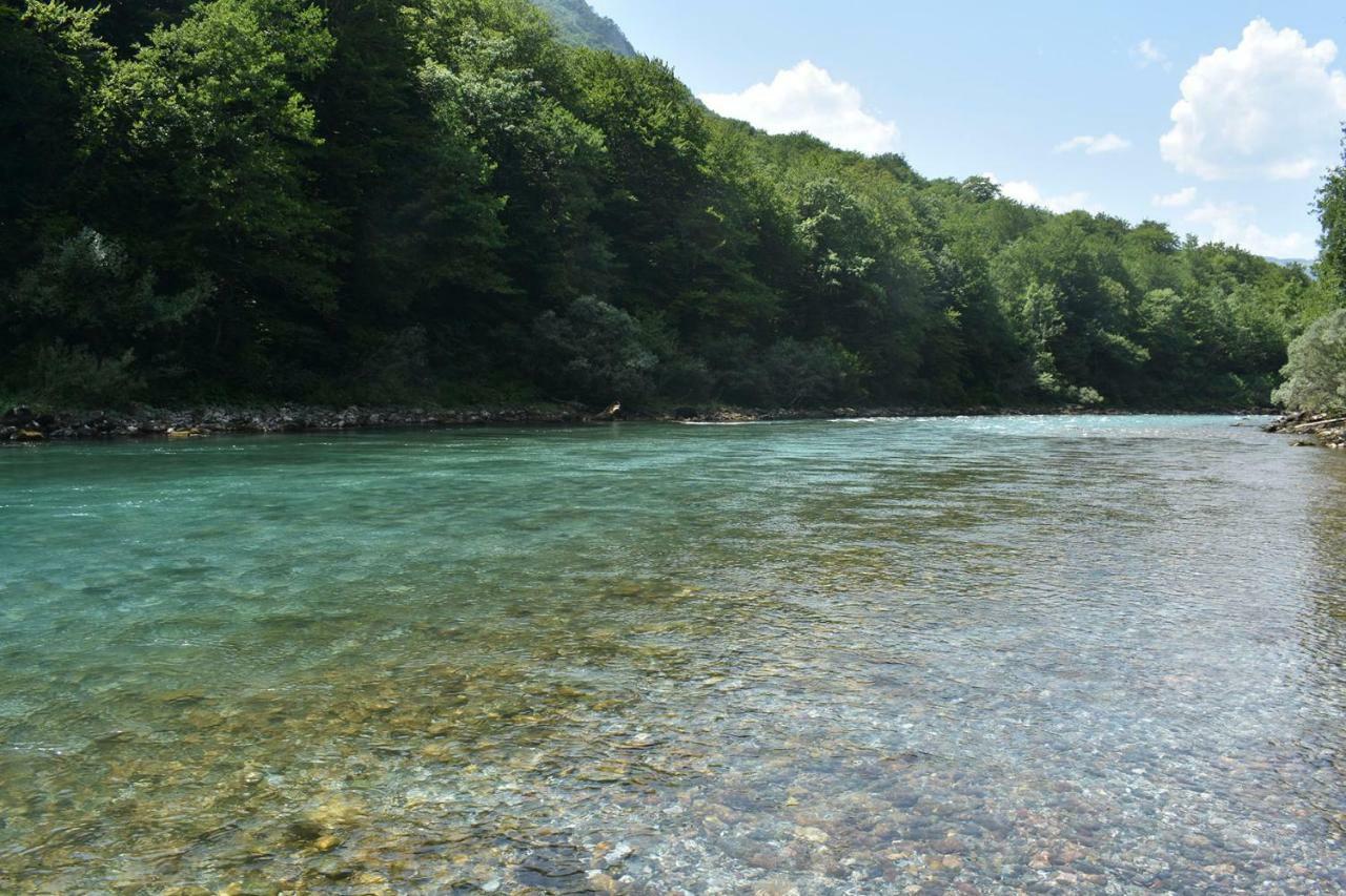 Tara Inn Resort Bastasi Buitenkant foto